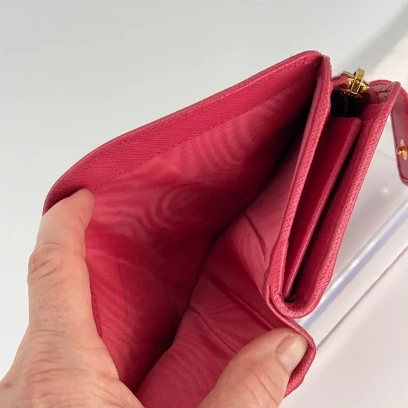 Prada Vibrant Pink Saffiano Leather Bifold Wallet Great Condotion w/Dust Bag - Picture 10 of 13